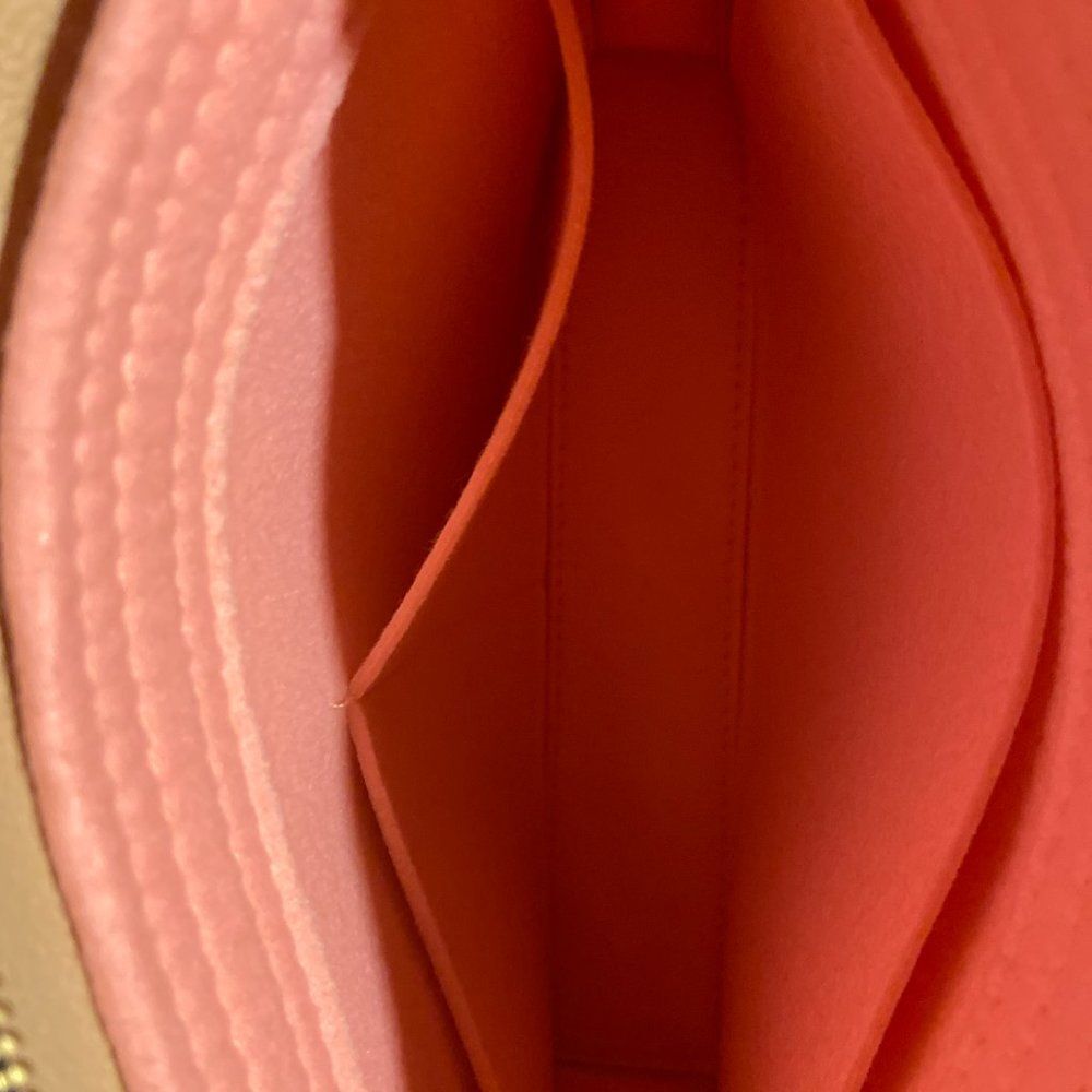 louis vuitton toiletry bag 26 - Picture 2 of 4